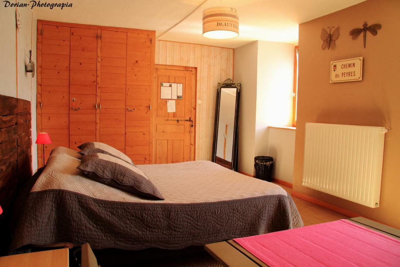 La Pierre Trouee Chambre D'Hotes Châteauneuf-de-Randon 外观 照片